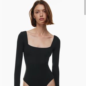 Babaton Contour Squareneck Longsleeve Bodysuit